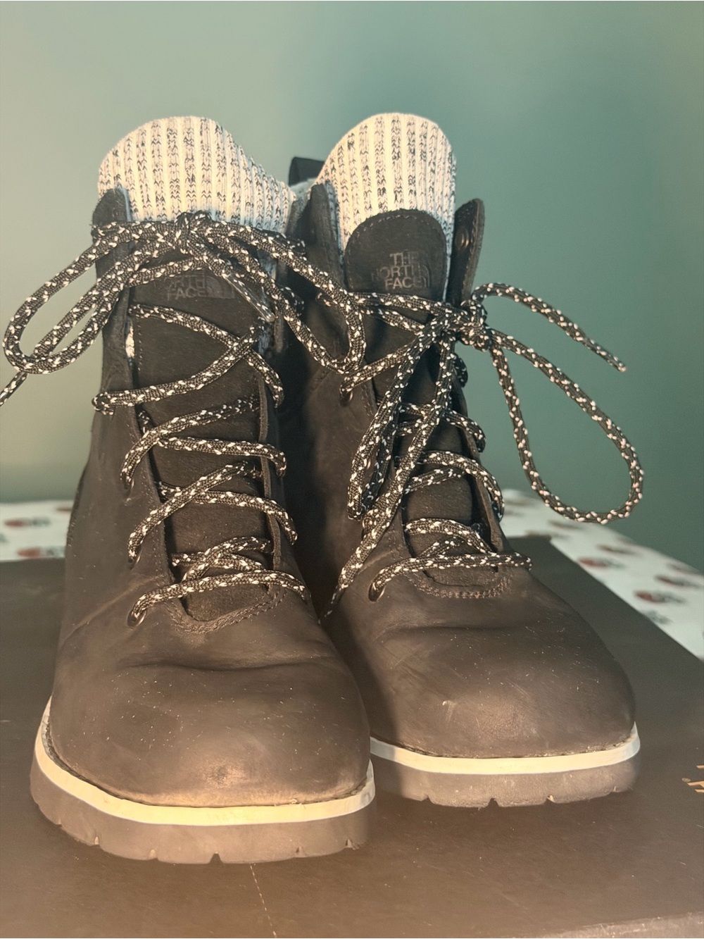 The North Face Black Lace-Up Knit Collar Hiking Boots